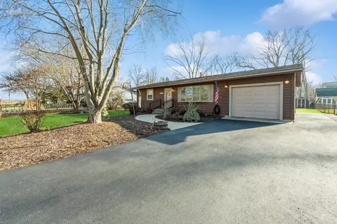 7617 Wonder View Dr, Wonder Lake, IL 60097