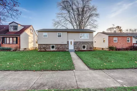 2213 Hermon Ave, Zion, IL 60099