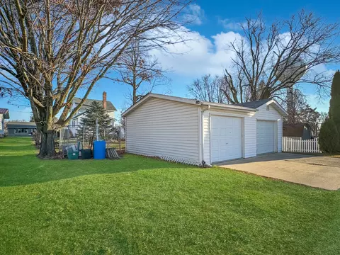 309 E Main St, Lena, IL 61048 photo 19