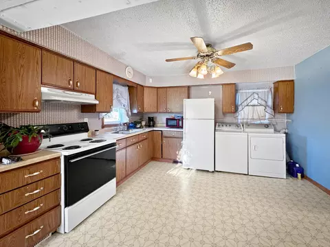 309 E Main St, Lena, IL 61048 photo 5