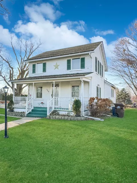 309 E Main St, Lena, IL 61048 photo 2