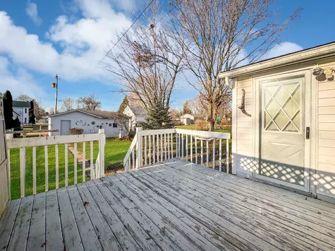 309 E Main St, Lena, IL 61048 photo 17