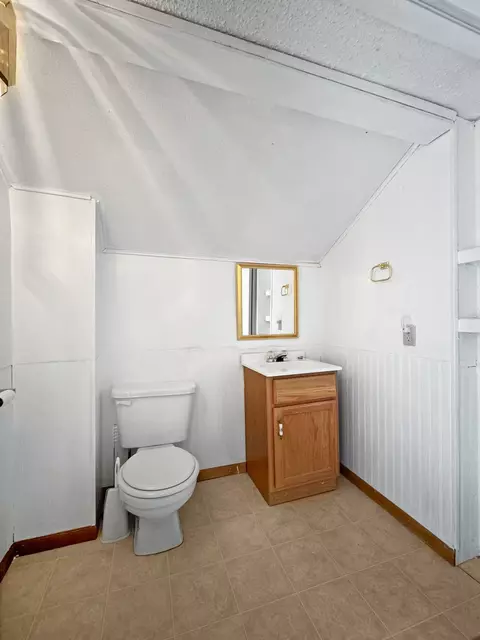 309 E Main St, Lena, IL 61048 photo 11