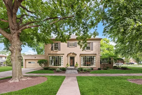 830 S Knight Ave, Park Ridge, IL 60068