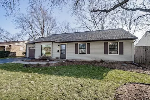 10237 Hawthorne Dr, Orland Park, IL 60462