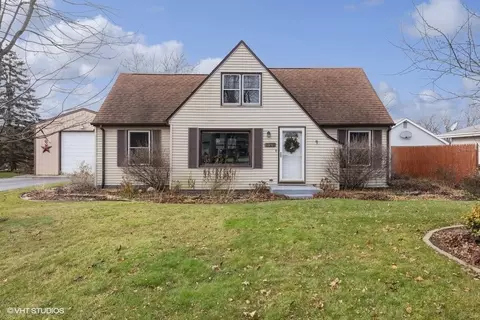 829 S Pine St, New Lenox, IL 60451