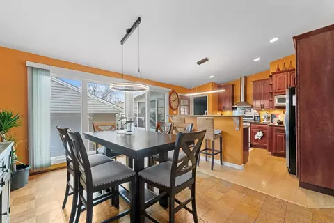 3900 Eagle Ln, Rolling Meadows, IL 60008 photo 8