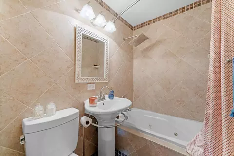 3900 Eagle Ln, Rolling Meadows, IL 60008 photo 13