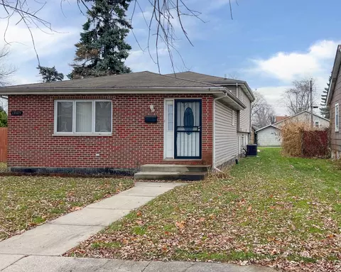 13905 S Wabash Ave, Riverdale, IL 60827
