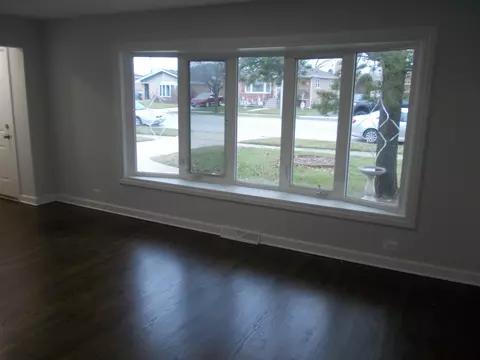 8237 Austin Ave, Burbank, IL 60459 photo 3