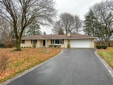 1009 Branch Rd, Gurnee, IL 60031