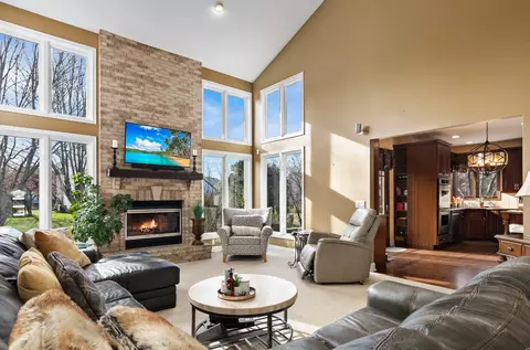 2023 Tunbridge Trl, Algonquin, IL 60102 photo 8