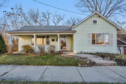 404 Stephen St, Lemont, IL 60439