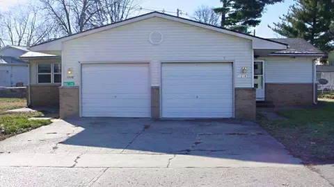 1016 Crescent Dr, Champaign, IL 61821