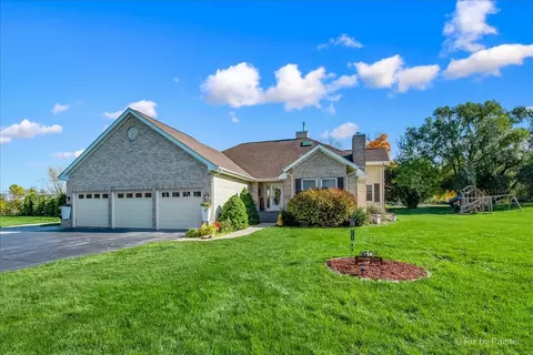 6108 Misty Pine Ct, Crystal Lake, IL 60012