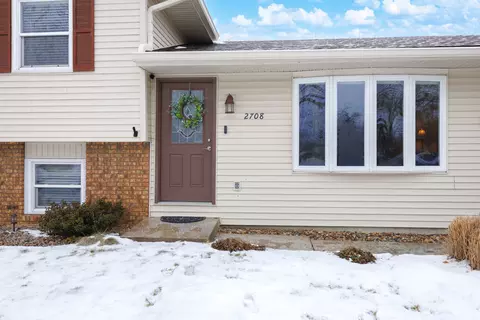 2708 E Washington St, Bloomington, IL 61704 photo 2