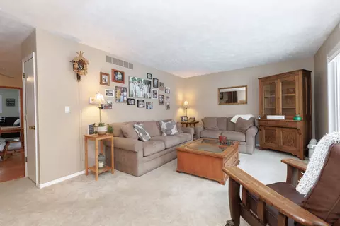2708 E Washington St, Bloomington, IL 61704 photo 9