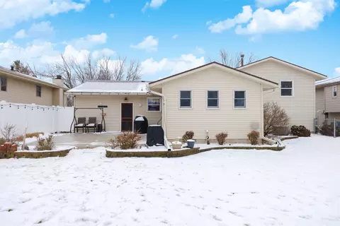2708 E Washington St, Bloomington, IL 61704 photo 3