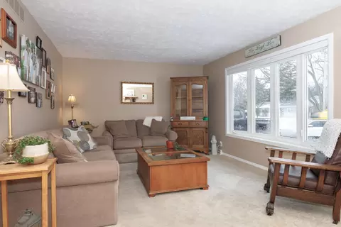 2708 E Washington St, Bloomington, IL 61704 photo 8