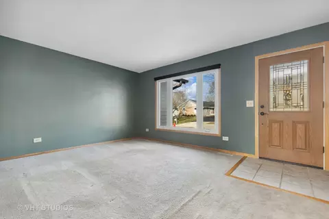 17 Sunrise Ln, Algonquin, IL 60102 photo 4