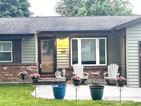 17 Sunrise Ln, Algonquin, IL 60102 photo 2