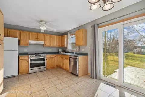 17 Sunrise Ln, Algonquin, IL 60102 photo 8