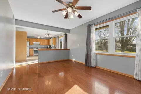 17 Sunrise Ln, Algonquin, IL 60102 photo 7