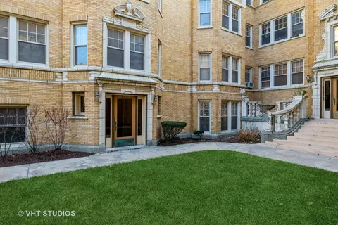 241 Washington Blvd #1A, Oak Park, IL 60302