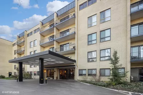 221 N Kenilworth Ave #507, Oak Park, IL 60302