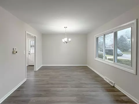 1916 Robert St, Aurora, IL 60506 photo 3