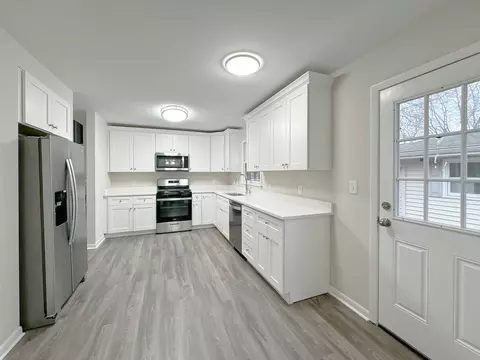 1916 Robert St, Aurora, IL 60506 photo 4