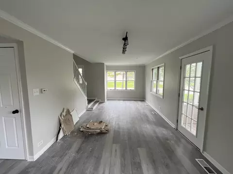 213 E North End Ave, Elmhurst, IL 60126 photo 2