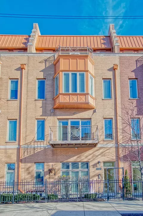 1915 S State St #2, Chicago, IL 60616