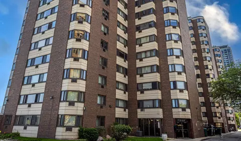 7337 S South Shore Dr #1129, Chicago, IL 60649