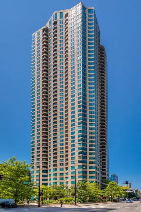 400 N La Salle Dr #3811, Chicago, IL 60654