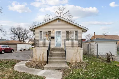 586 Gordon Ave, Calumet City, IL 60409