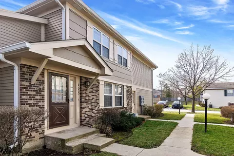 123 Lindenwood Ct, Vernon Hills, IL 60061