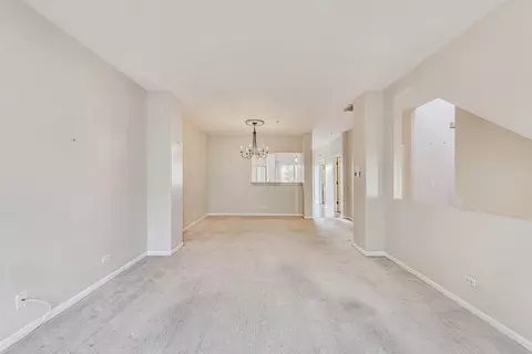 184 Lucerne Ct, Wheeling, IL 60090 photo 10