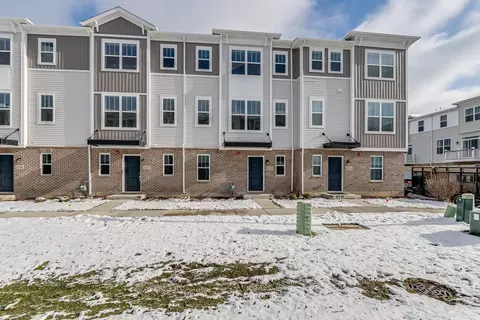 1552 Slade Way, Des Plaines, IL 60018