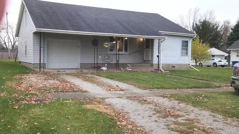 423 E Wyman Ave, Hoopeston, IL 60942