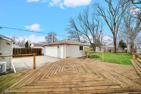 2402 Wing St, Rolling Meadows, IL 60008 photo 3