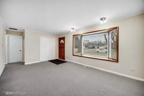 2402 Wing St, Rolling Meadows, IL 60008 photo 5