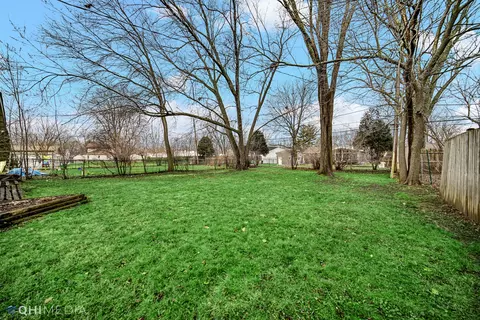 2402 Wing St, Rolling Meadows, IL 60008 photo 4