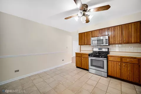 2402 Wing St, Rolling Meadows, IL 60008 photo 9