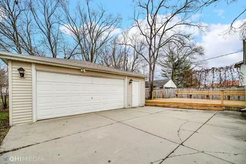 2402 Wing St, Rolling Meadows, IL 60008 photo 2