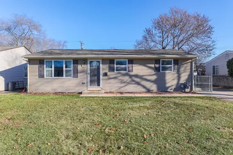 241 Harrison St, Carpentersville, IL 60110