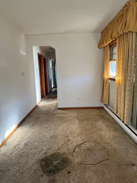 5601 N Mango Ave, Chicago, IL 60630 photo 2