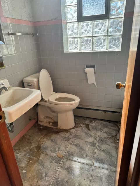 5601 N Mango Ave, Chicago, IL 60630 photo 11