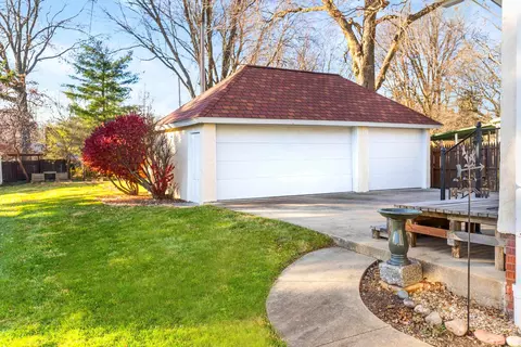 603 N School St, Normal, IL 61761 photo 5