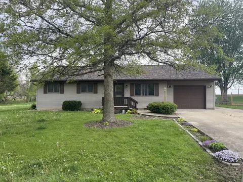 217 N Albert Ave, Mcnabb, IL 61335